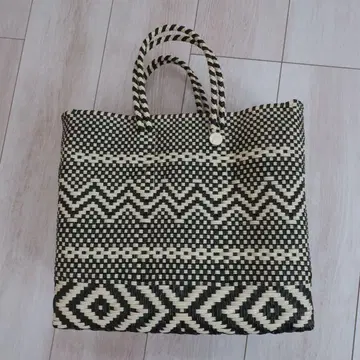 Letra MERCADO BAG 메르카도 백 (S)