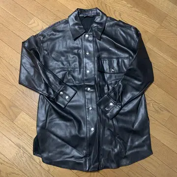 [ ZARA ] 인조 가죽 버튼 셔츠 자켓 블랙