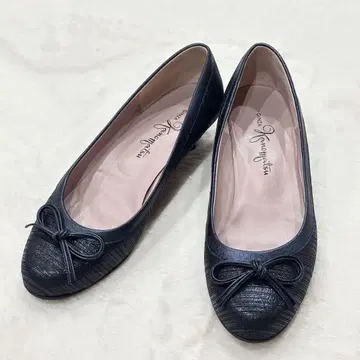 미사용급 긴자 카네마츠 플랫슈즈 네이비 24.5cm 리본