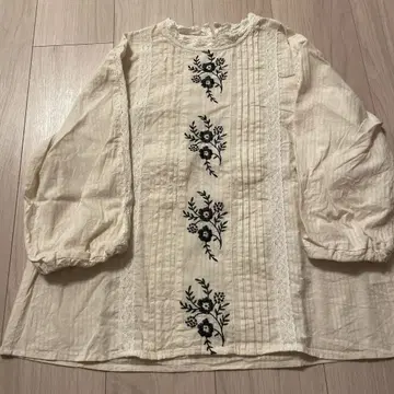 사만사 모스모스 플라워 무늬 자수 레이스 블라우스 아이보리
