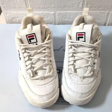 FILA 화이트 흰색 스니커즈 통굽 휠라 24 DISRUPTOR2