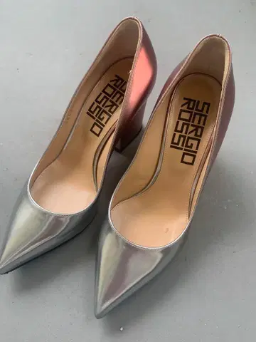 세르지오로시 실버 레드 계열 그라데이션 펌프스 35 밑창 보강 완료