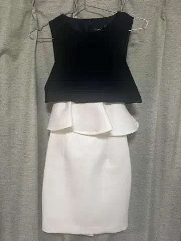 Asos 페플럼 블랙 화이트 드레스 원피스