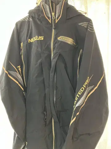 거의 미사용 LIMITED PRO 낚시 수트 2XL