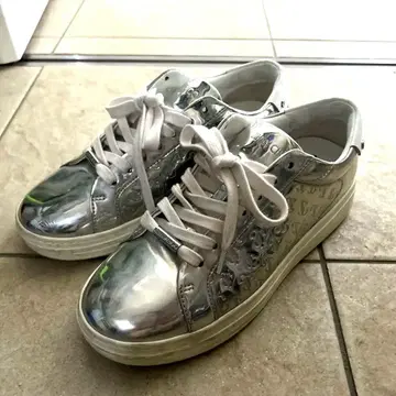 JIMMY CHOO 실버 스니커즈 36