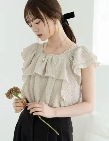 hinari 셔링 프릴 블라우스 라임