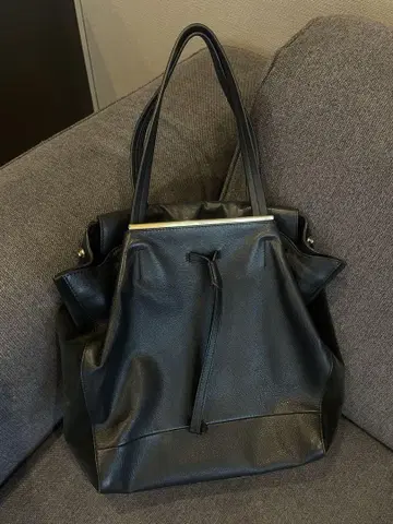 FURLA 블랙 가죽 복조리형 숄더백