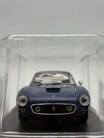 미니카 페라리 1/43 250GT SWD