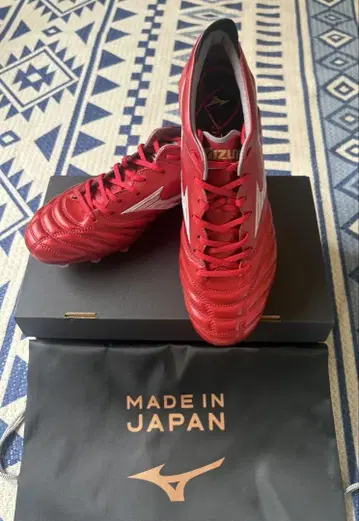 최종 할인 [ 40주년 한정판 모델 ] 미즈노 모렐리아 네오 4