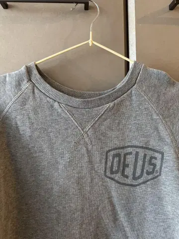 DEUS EX MACHINA 그레이 맨투맨
