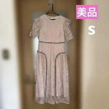 [ 새상품급 ] 도트 무늬 프릴 소매 무릎 아래 원피스