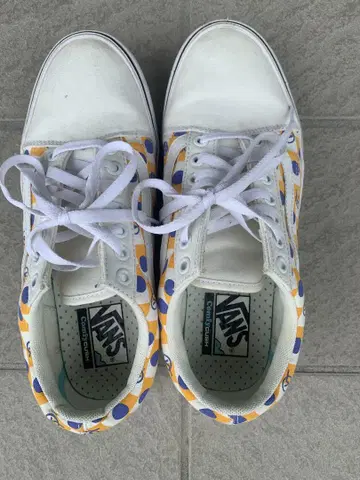 Vans 도트 무늬 스니커즈 화이트