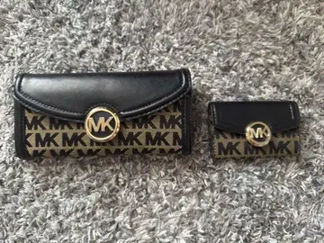 Michael Kors 장지갑과 키케이스 세트