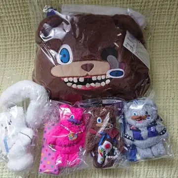 유니버셜 해미곰 캔디 서울 펑크 키링 숄더백