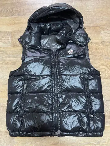 블랙 후드 부착 다운 베스트