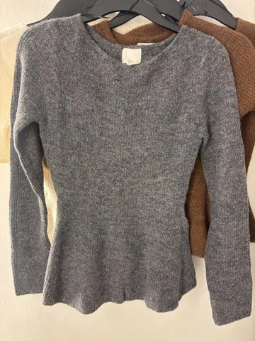 [매장 한정판] 신상품 H&M 페플럼 니트