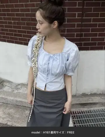 프릴 레이스 러블리 버튼 리본 스퀘어 블라우스