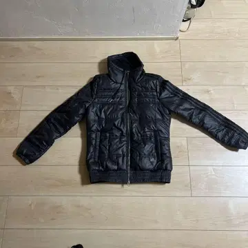adidas 블랙 다운 자켓