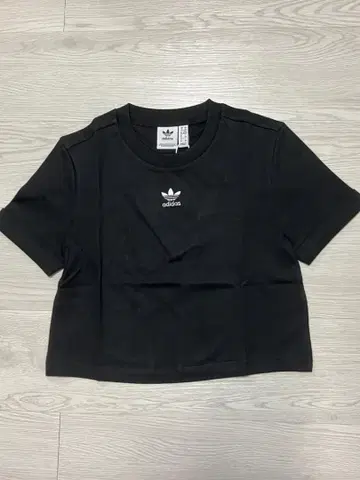 adidas 택 포함 새상품 크롭 기장 헤이세이 갸루 핏 T Y2K