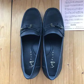 ing PLUS 블랙 로퍼 금장 장식 23.5cm