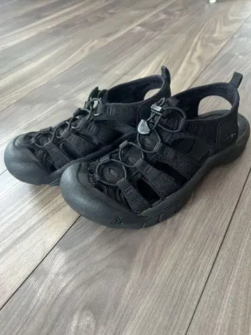 우먼 뉴포트 H2 샌들 24cm