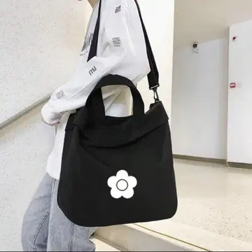 마리콴트 블랙 숄더백 데이지 플라워