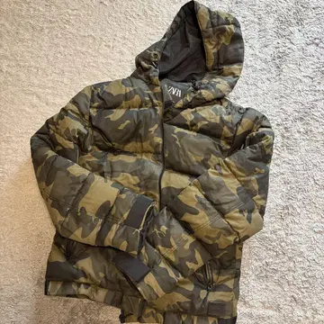 ZARA 카모플라쥬 후드 부착 다운 자켓