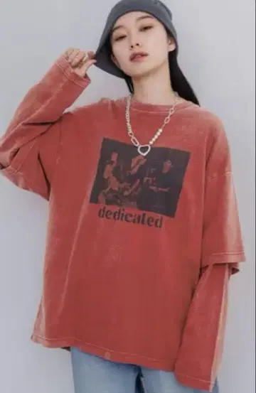 지나시스 레이어드 그래픽 프린트 롱 TEE 티셔츠
