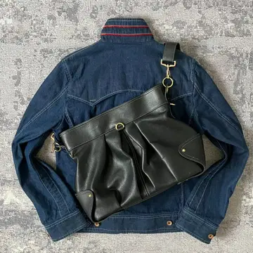 [ 00S ] archive leather shoulder bag Y2K
