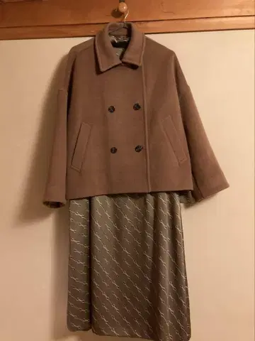 최종 가격 인하 미사용 MACKINTOSH LONDON 숏 기장 피코트