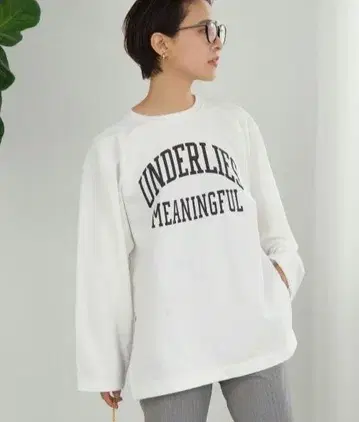 Spick and Span 로고 맨투맨 긴팔 트레이닝복 상의