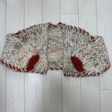 미사용 새상품 amuamu knit 숏 기장 가디건