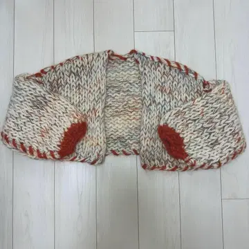 미사용 새상품 amuamu knit 숏 기장 가디건