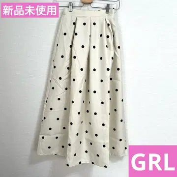 새상품 미사용 도트 무늬 플레어 스커트 S 사이즈 GRL