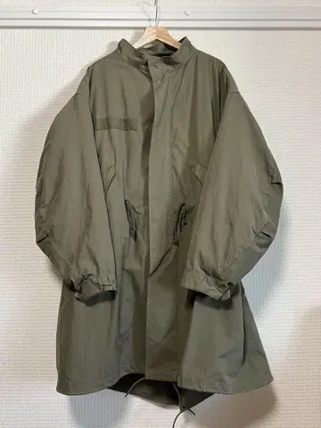 극한용 올리브색 퀼팅 모즈 코트