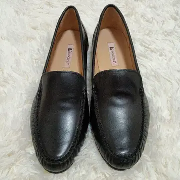 미사용에 가까운 파스크치 블랙 가죽 로퍼 23cm 상당