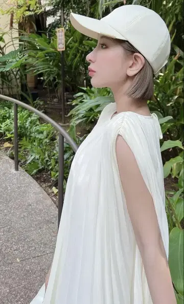 오노 시오리 씨 시이짱 차광 캡 아이보리 골드 금장 장식 넥 가드 있음