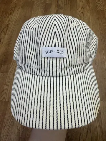 HUF 야구 모자 화이트/블랙 스트라이프