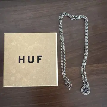 HUF 메달형 펜던트 목걸이 박스 포함