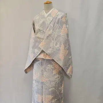 명주 단의 재단 완료 순수 실크 잎 시원한 색상