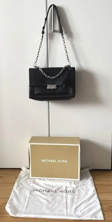 MICHAEL KORS 숄더/토트 겸용 블랙 가죽 [ 새상품급 ]