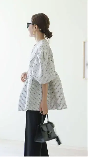 Bluelea 블루레아 미사용 도트 자카드 벌룬 소매 블라우스