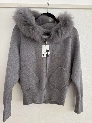 미사용 새상품 여성용 니트 후드티 후드 퍼 포함 그레이 M 사이즈