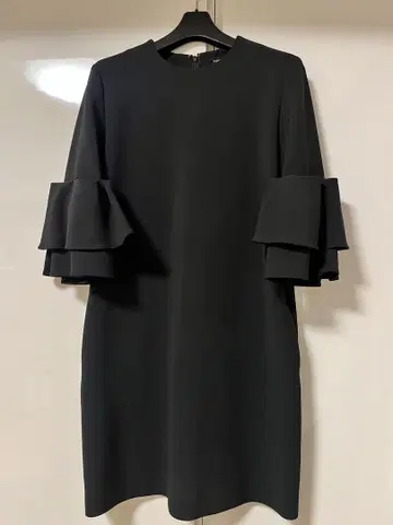 Yokochan 티어드 슬리브 블랙 원피스 새상품급