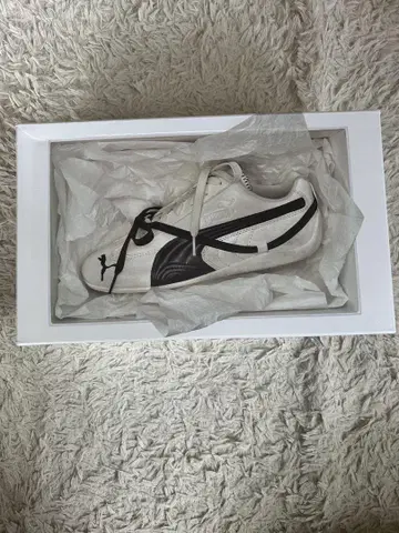 PUMA x ROSE speedcat 화이트 23cm