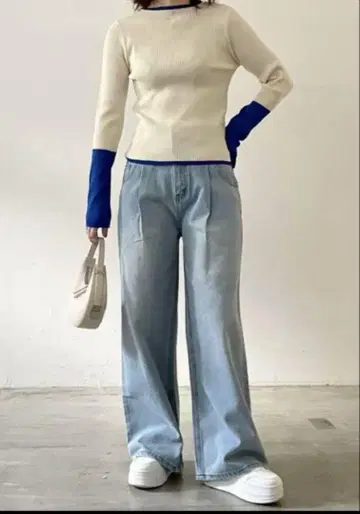 새상품 ABITOKYO 폴리 배색 하이넥 풀오버 아이보리