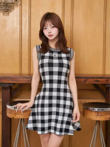 Darich 다리치 DR 로고 깅엄 니트 미니 원피스