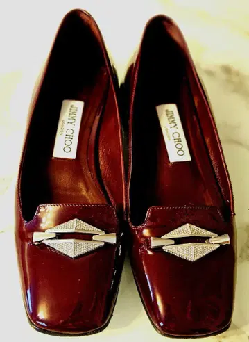 JIMMY CHOO 너무 아름다운 버건디 펌프스 귀중