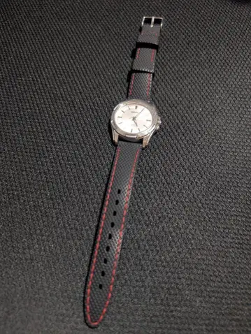 SEIKO 아날로그 시계 실버/블랙/레드