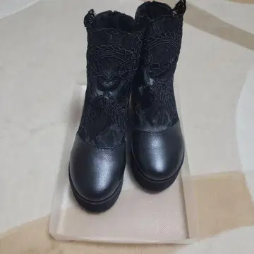 블랙 레이스 장식 플랫폼 통굽 인힐 스니커즈